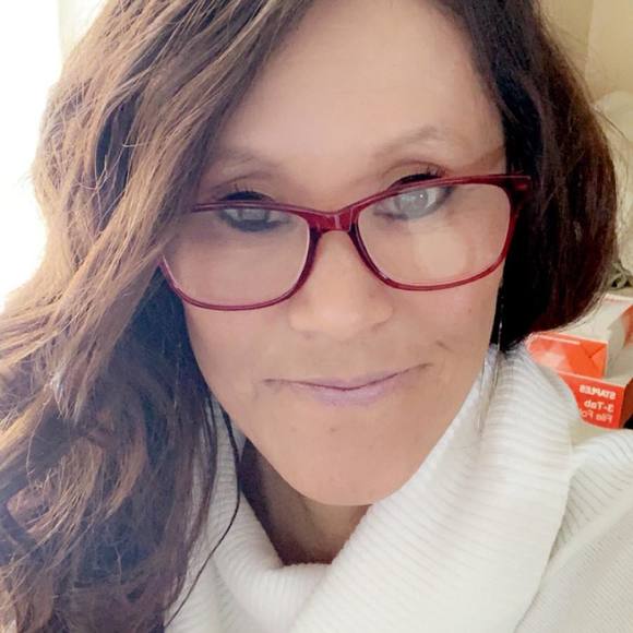 Meet the Posher Other - Meet your Posher, Jen
